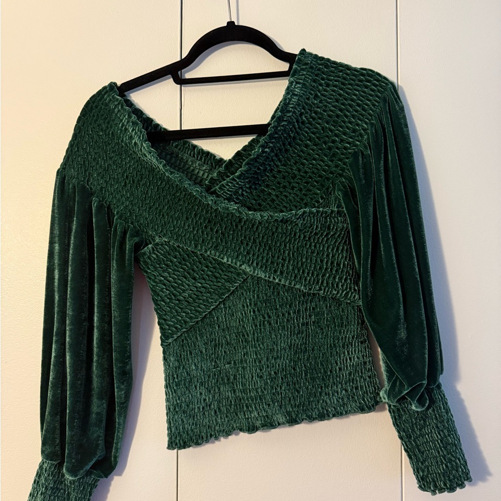 BB Dakota Velvet Green Top